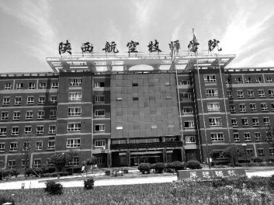 女学生宿舍产子闺蜜接生 2