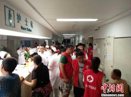图为医院救治现场。 谷华 摄 