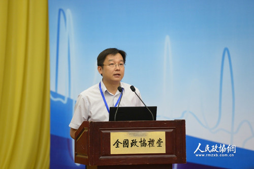 捐赠仪式由人民政协网总经理付鹏主持。人民政协网记者