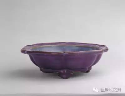 钧窑玫瑰紫釉葵花式花盆托 宋