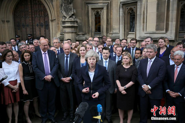 英国诞生第二任女首相 特雷莎·梅将接替卡梅伦