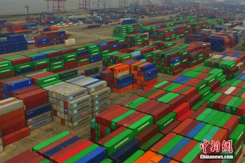海关总署：上半年外贸进出口总值同比下降3.3%
