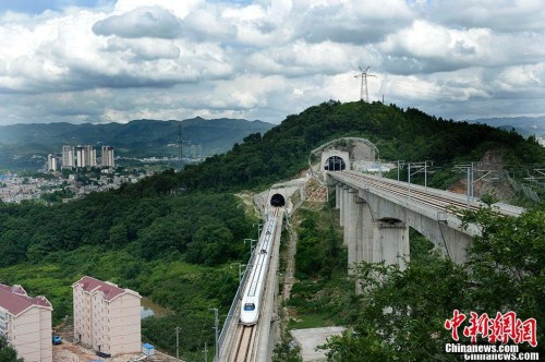 稳、进、新、好、难：统计局五字概括上半年经济运行特点