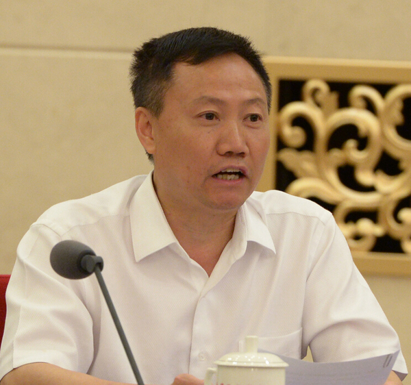 郑学炳 齐波摄