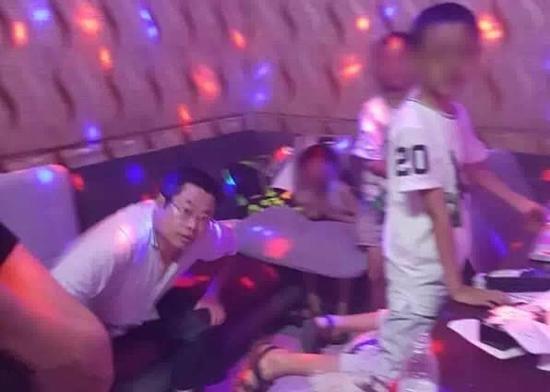 邯郸一教师为躲避检查竟把辅导班开进KTV 获处分