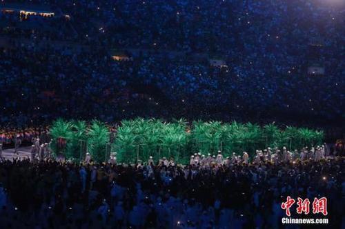 各国代表团入场完毕后,现场“长出森林”。<a target='_blank' href='http://www.chinanews.com/' >中新网</a>记者 盛佳鹏 摄 点击进入下一页