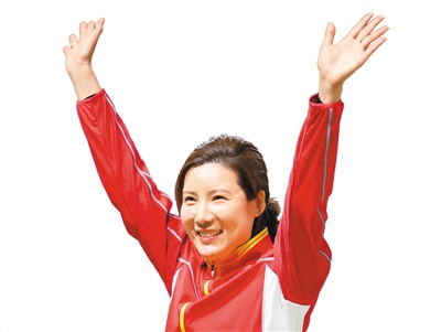 8月6日，中国选手杜丽在颁奖仪式上。_副本