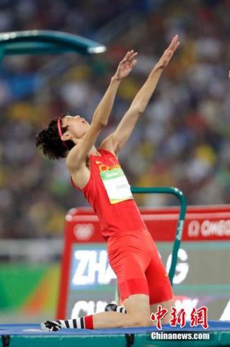 8月14日,里约奥运会男子跳高资格赛,中国选手张国伟出战。<a target='_blank' href='http://www.chinanews.com/' >中新网</a>记者 盛佳鹏 摄 点击进入下一页