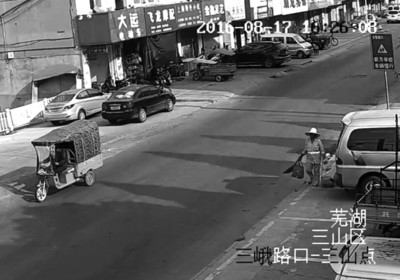 　监控拍到肇事车辆从事发路段远处经过