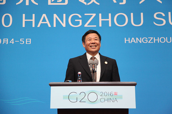 财政部副部长朱光耀 贾兴鹏摄