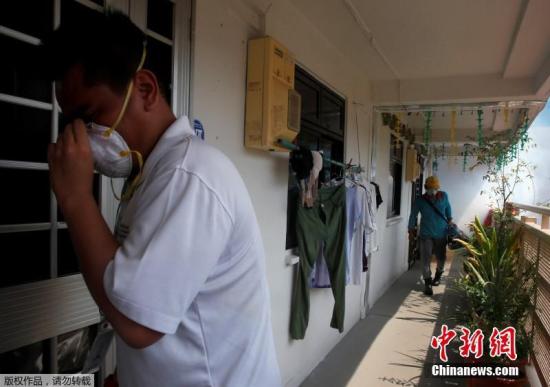 目前，所有出现症状，以及伴侣为确诊病患的孕妇，都可免费接受寨卡病毒检验。国外研究显示，孕妇若感染寨卡，约1%至13%的胎儿会出现小头畸形症。