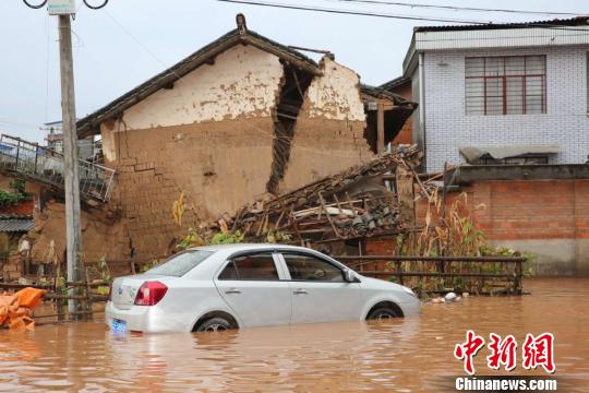 图为牟定发生强降雨洪涝灾害 钟欣 摄