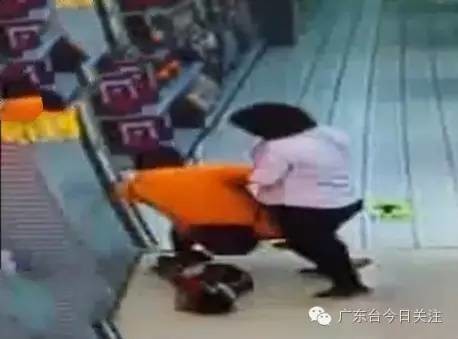 父亲一屁股“坐死”了亲生幼子！只因一个逗孩子玩的动作！