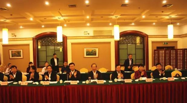 10月15日，“精准立法促进社会文明”座谈会现场。