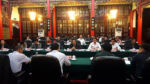 10月9日，农工党中央调研组与中共云南省委、省政府及有关部门在昆明举行“脱贫攻坚民主监督”和“界河沿岸生态保护与国土流失防护”专题调研座谈会