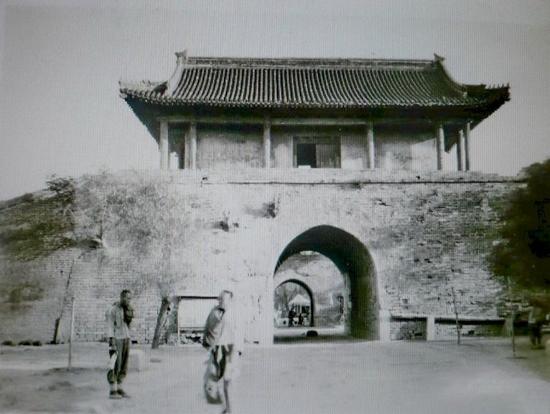 右安门城楼