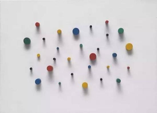 　　  《外墙项目（Project for an Exterior Wall）》，卡洛斯•克鲁兹- 迭兹（Carlos Cruz-Diez），              木板上榫钉和合成漆聚合物，1954-65年