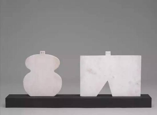 《夫妇（Couple）》，弗朗西斯科•马托（Francisco Matto），，大理石和木材，1982年