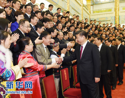11月7日，党和国家领导人习近平、刘云山等在北京人民大会堂会见中华全国新闻工作者协会第九届理事会全体代表和中国新闻奖、长江韬奋奖获奖者代表。新华社记者李学仁摄