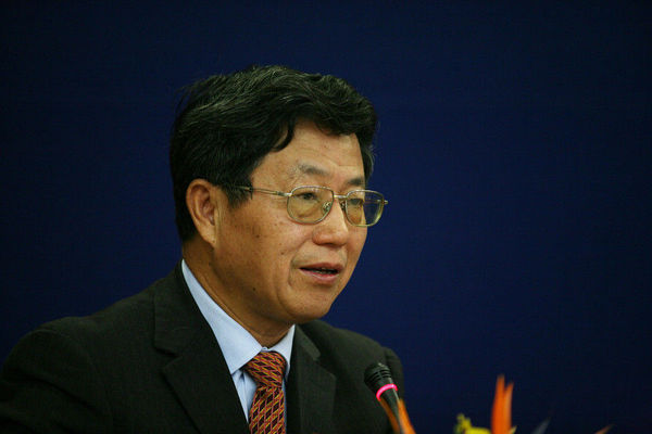 迟福林