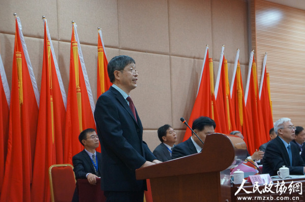 会上，大会主席团主席、民盟厦门市第十二届主委陈昌生致开幕词。2_副本