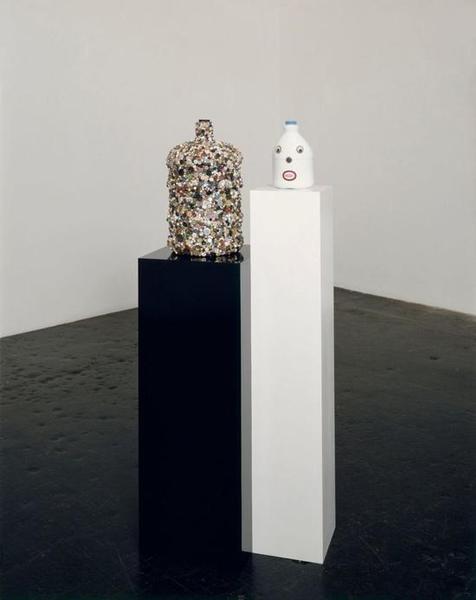 麦克·凯利（Mike Kelley）《达到平衡，在大众与个人之间》（2011）。图片：Courtesy the Foundationand Hauser & Wirth Photo： Nic Tenwiggenhorn， Düsseldorf