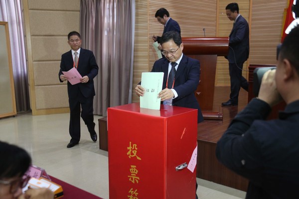 当天下午的选举会议上，选举产生了九三学社厦门市第八届委员会委员35人和出席九三学社福建省第八次代表大会代表42人。5