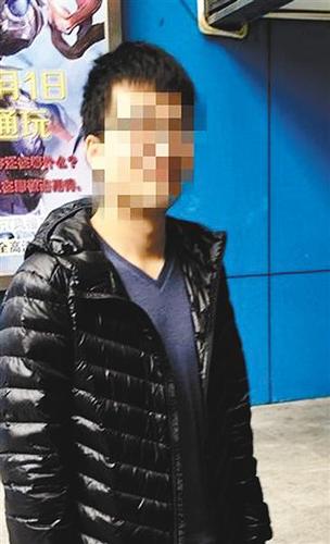 夫妻离婚不分家 男子带女人回来甚至三人同房