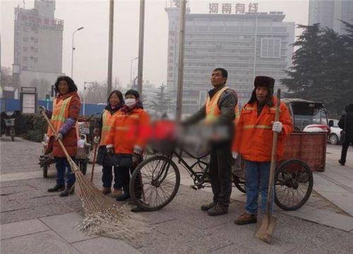 环卫队多半是土豪2