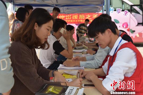 南宁血液库存告急5天近2700名爱心人士献血解困