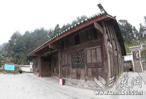 金丝楠木建祖屋估价8亿? 景区:有夸大成份