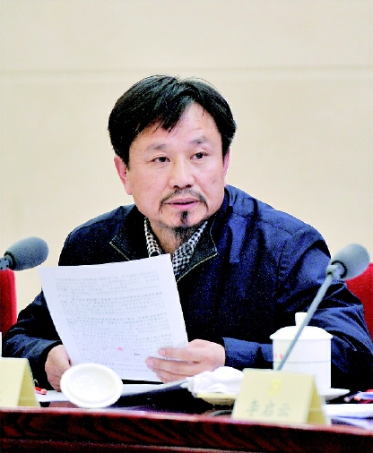 ◆董配永简介    第十二届全国政协委员，致公党中央委员、致公党中央环境与可持续发展委员会副主任。生于1963年9月，河北滦县人，现为华夏董氏兄弟商贸集团董事局主席。先后荣获过4届“中华慈善奖”、“中国十大慈善企业”、“中国十大慈善家”、“全国五一劳动奖章”、全国“爱国拥军模范”、“致公党扶贫开发工作先进个人”等称号。