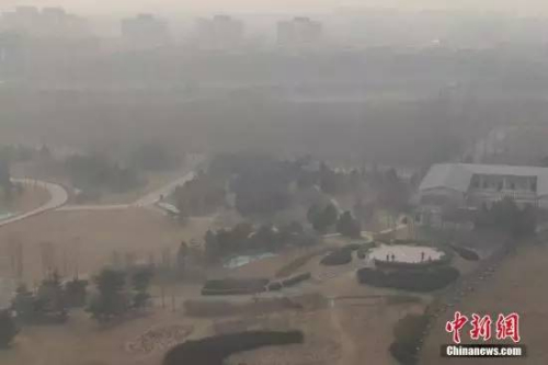 北京的雾霾天气(资料图)。 <a target='_blank' href='http://www.chinanews.com/'>中新社</a>记者 崔楠 摄