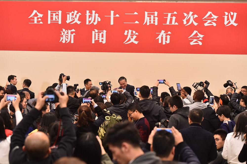 新闻发言人王国庆回答记者提问 妙语横生
