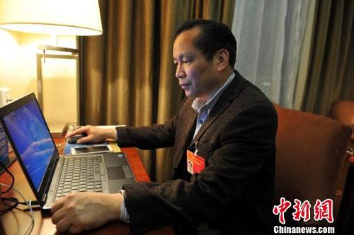 两会综述：五个“加号”透析2017年两会侨界热点