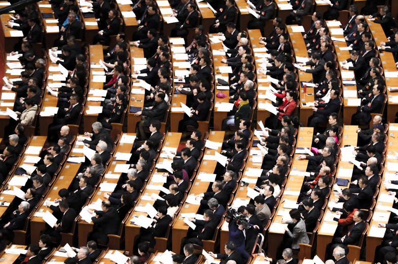 俞正声：支持特别行政区行政长官和政府依法施政