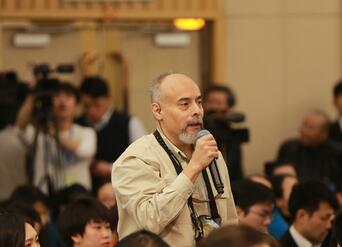何立峰：打破京津冀行政藩篱 解决“大城市病”世界难题
