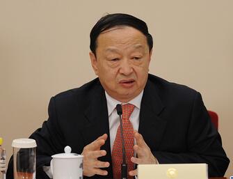 全国政协委员常振明回答记者提问
