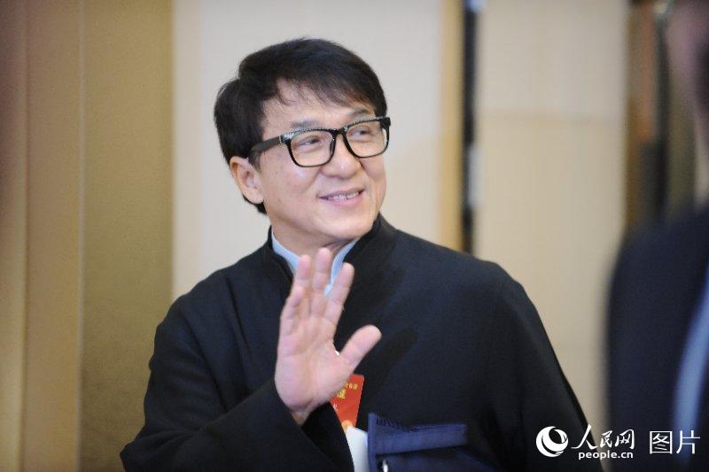 成龙畅谈“奥斯卡终身成就奖”  努力才能成功