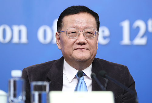 图为全国政协委员刘长乐