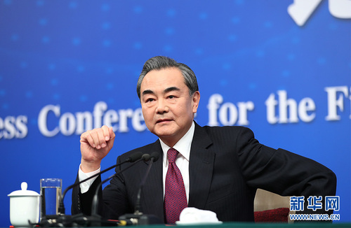 图为外交部部长王毅在记者会现场。新华网 中国政府网 翟子赫 摄