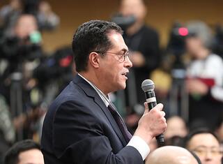 卡塔尔半岛电视台记者提问“中国在中东局势问题上的作用”
