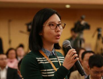香港商业电台记者提问“香港区域人大代表选举办法”