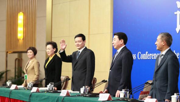 十二届全国人大五次会议国资委负责人就“国企改革”答记者问