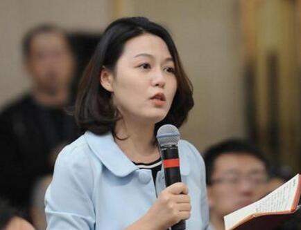 中央电视台记者提问“长江经济带生态环境保护”