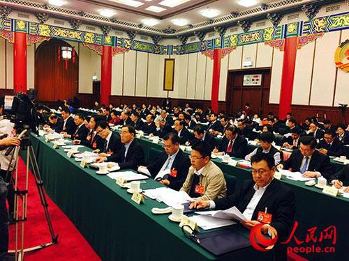 8日下午，全国政协十二届五次会议举行提案办理协商会。（人民网赵艳红摄）