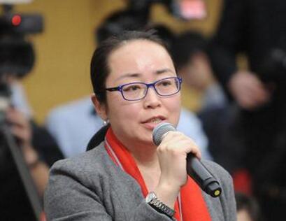 法制日报记者提问国企“瘦身健体”是否会导致“下岗潮”