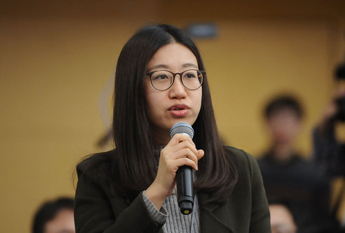 大公报记者提问