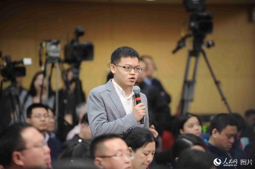 人民日报、人民网、人民日报客户端记者提问