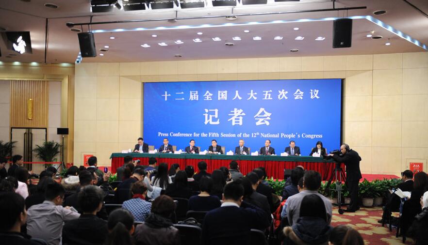 十二届全国人大五次会议全国人大相关负责人就“人大监督工作”答记者问